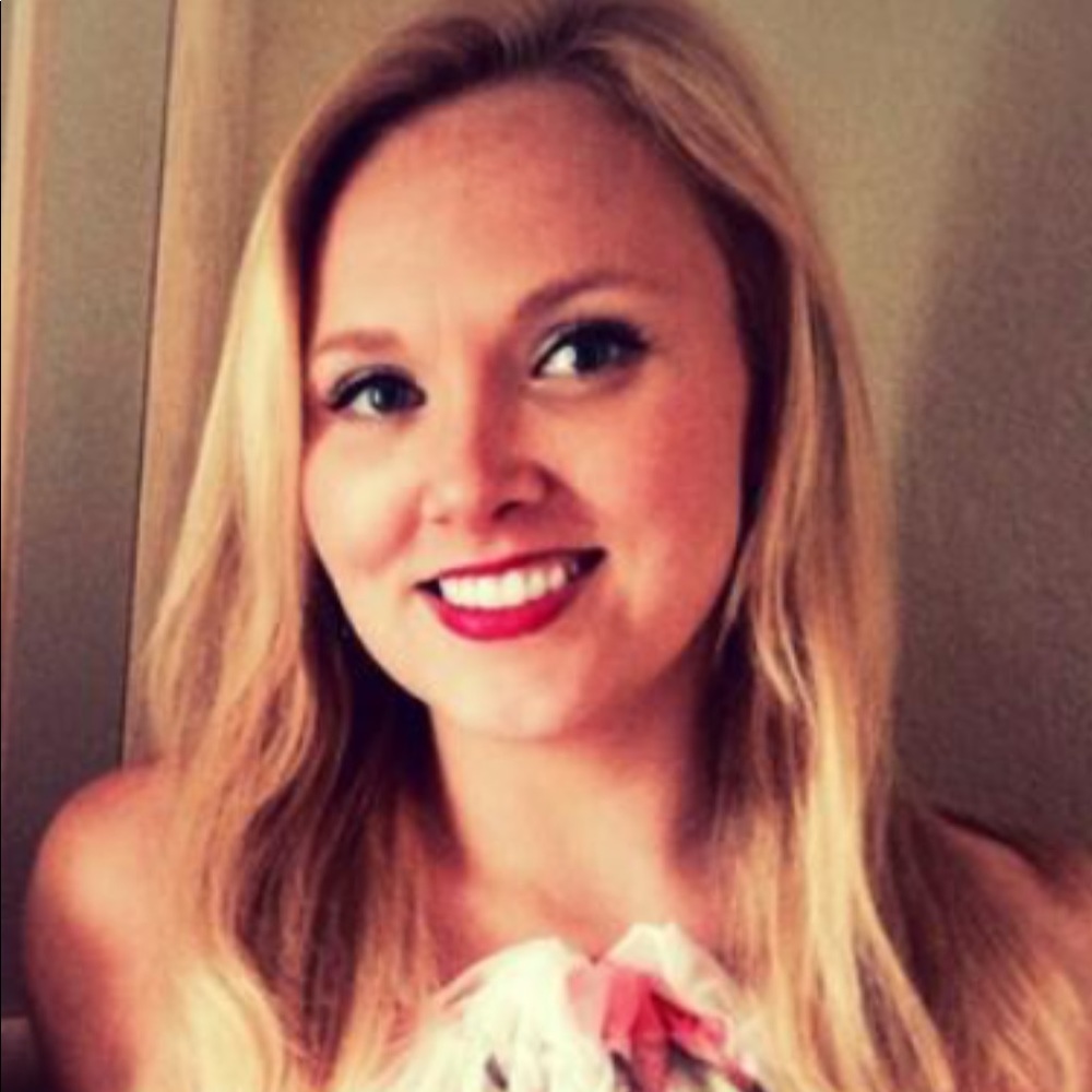 Meet your Posher, Adeana